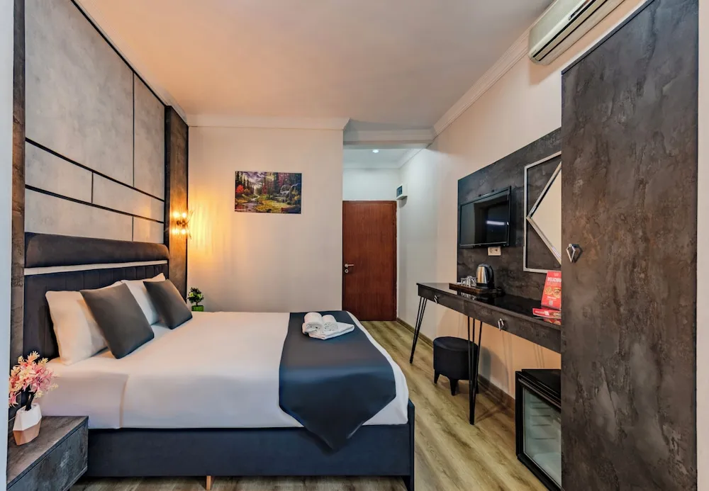 Deluxe Tek Büyük Yataklı Oda