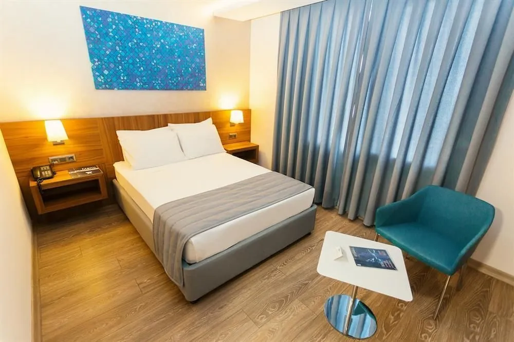 Deluxe Tek Büyük Yataklı Oda