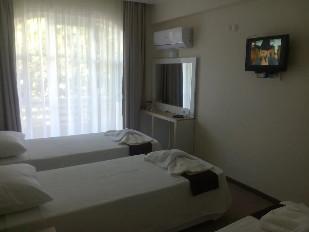 Standard Dört Kişilik Oda, Balkon