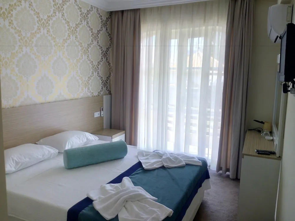 Standard Tek Büyük veya İki Ayrı Yataklı Oda, Balkon, Şehir Manzaralı