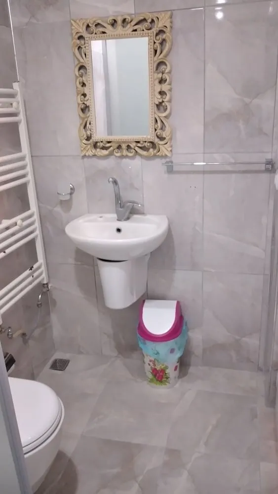 Economy Tek Büyük Yataklı Oda