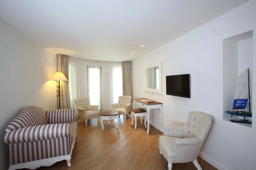 Queen Duplex Suite