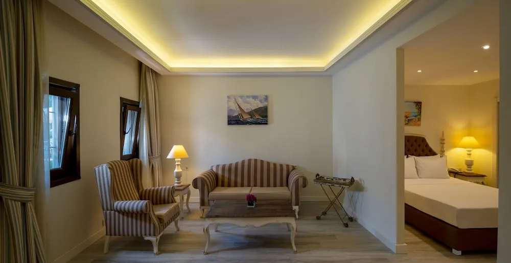 Queen Duplex Suite