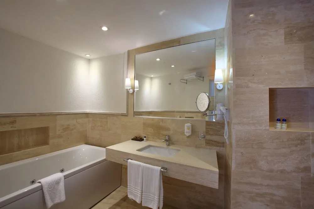 One Bedroom Suite