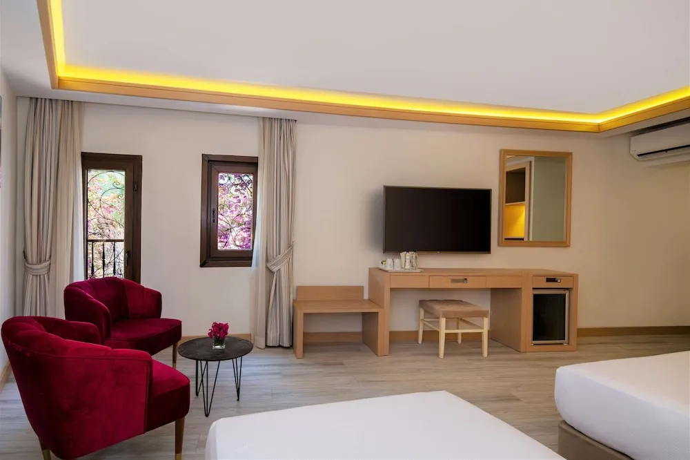 Queen Superior Room