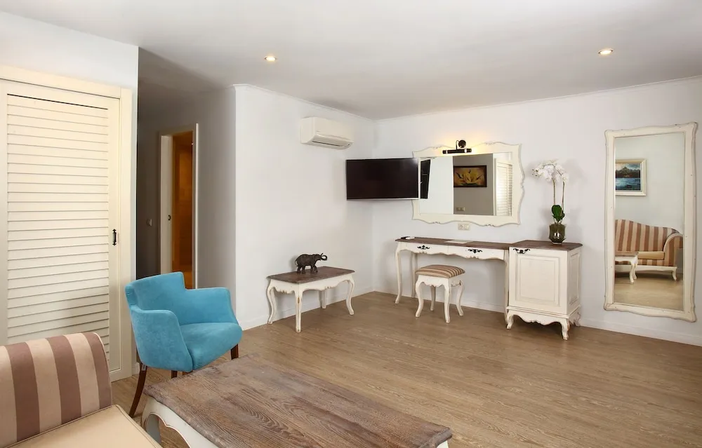 King Junior Suite