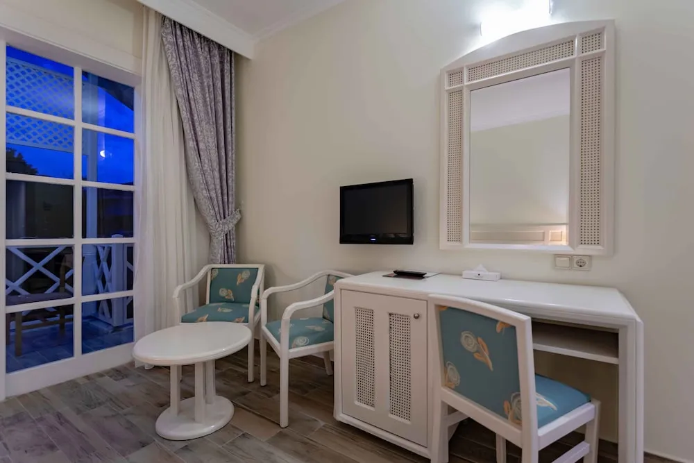 Superior Junior Club Suite