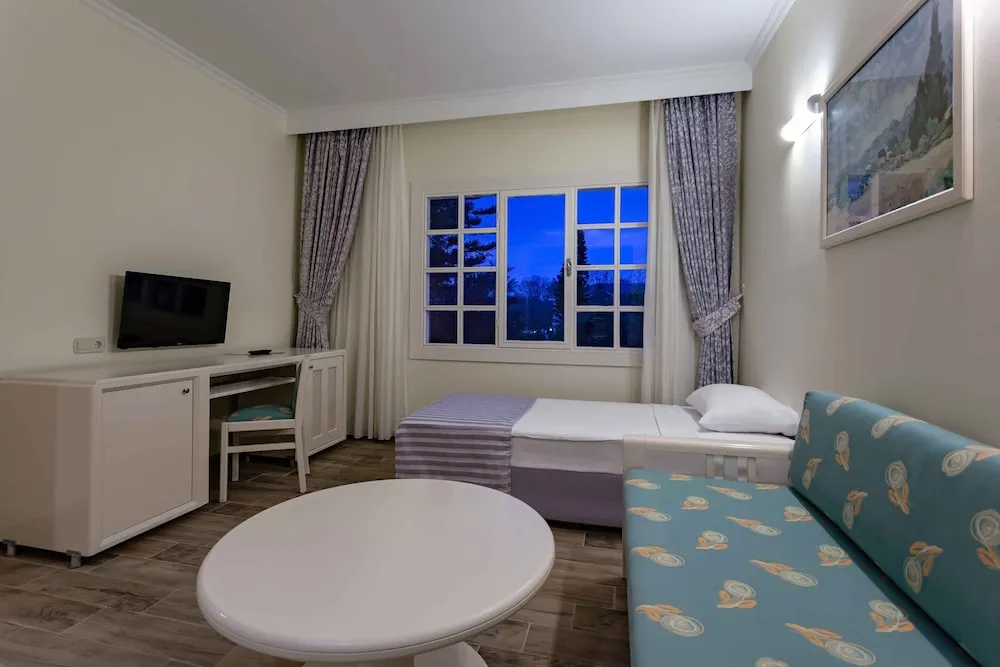 Superior Junior Club Suite