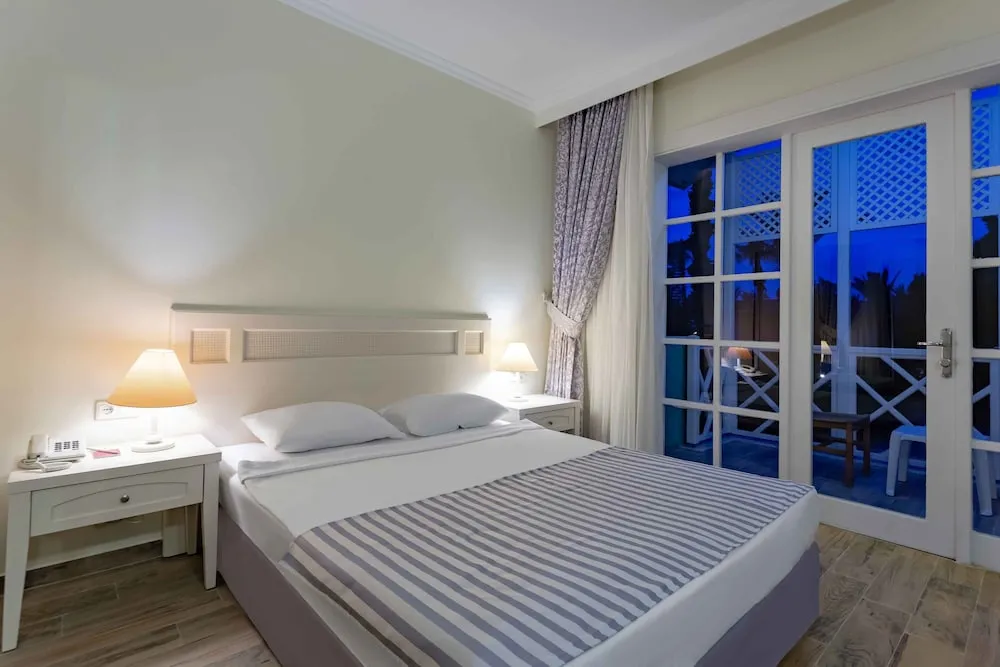 Superior Junior Club Suite