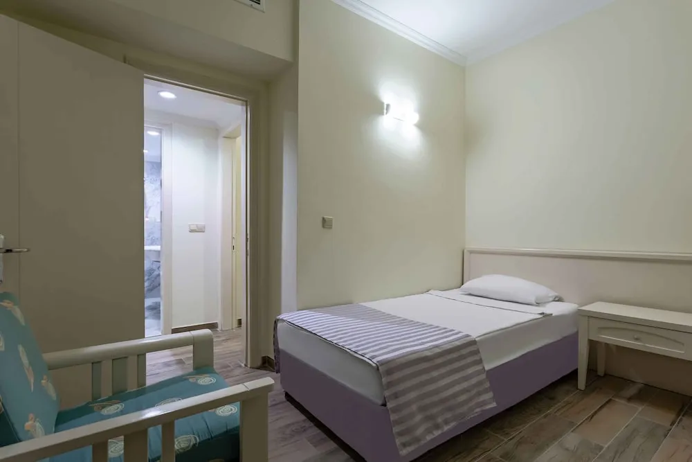 Superior Junior Club Suite