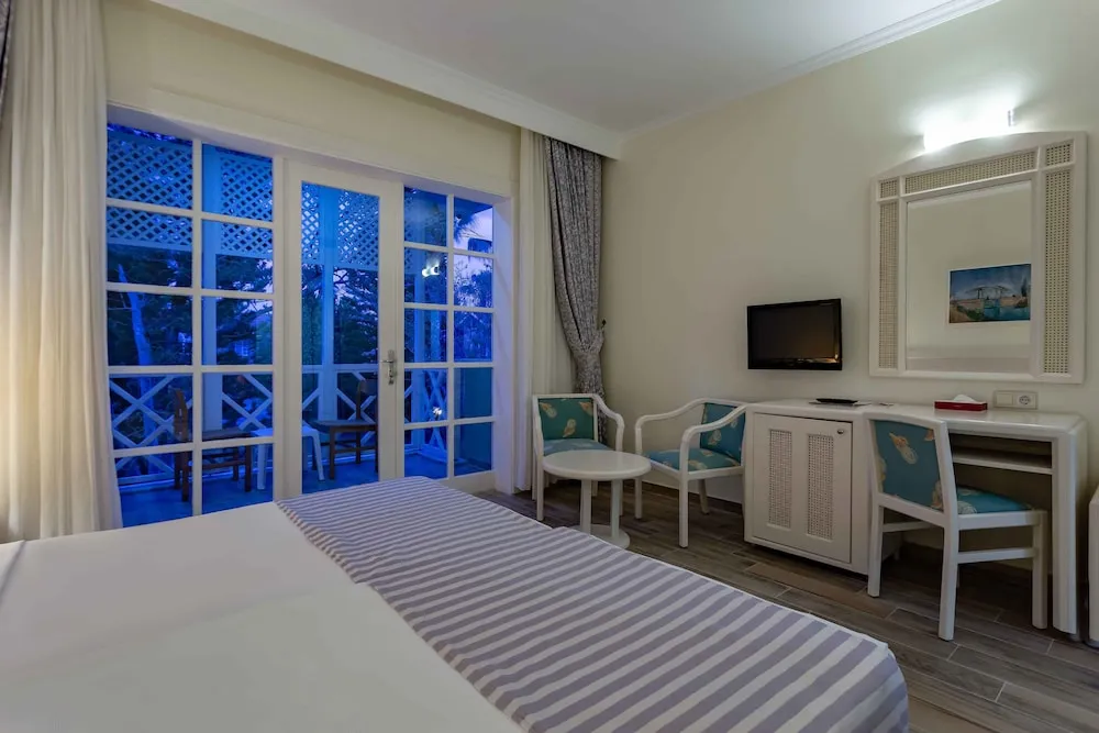 Standard Club Room