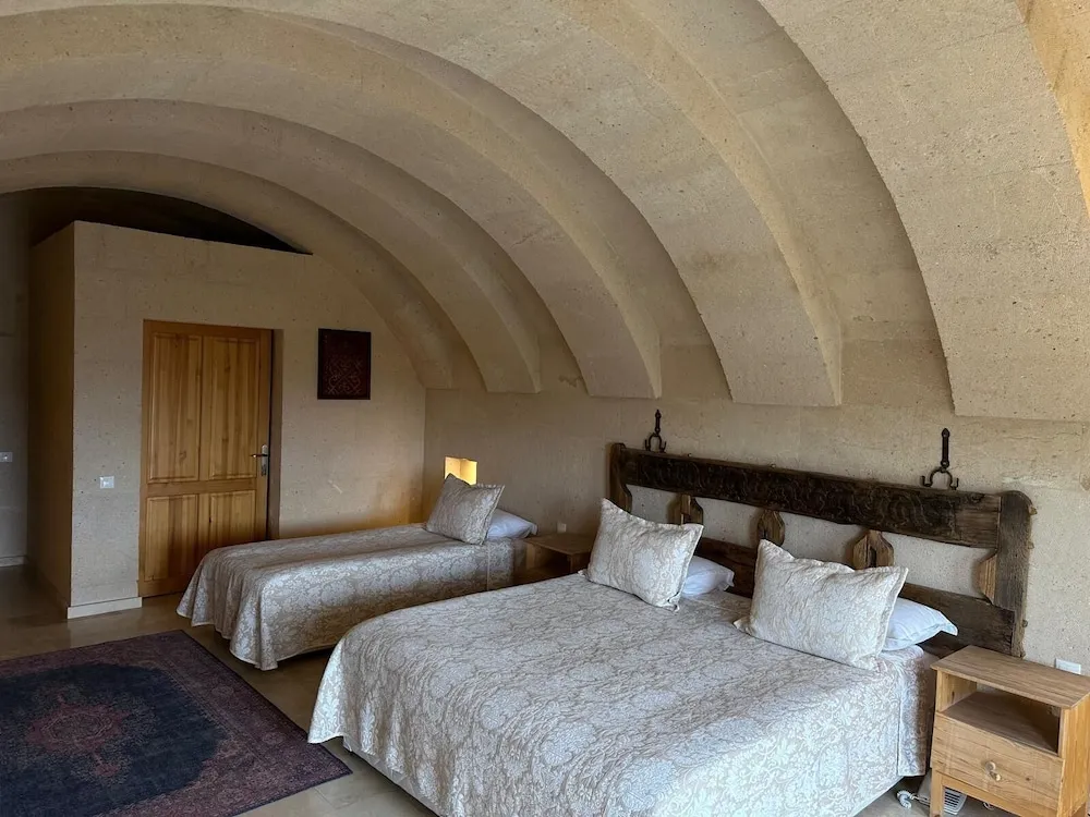Deluxe Triple Suite