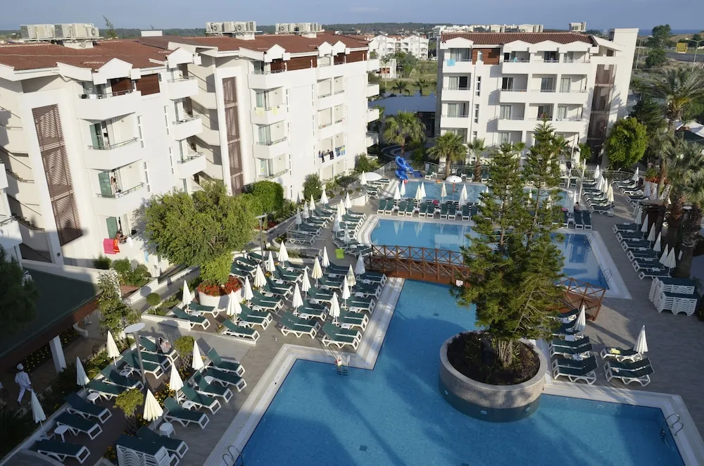 Family Oda, 1 Yatak Odası, Havuz Manzaralı