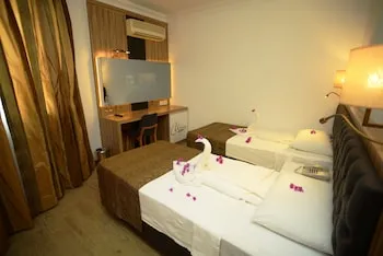 Kleopatra Celine Hotel