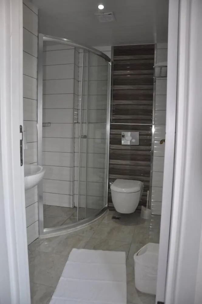 Standard Tek Büyük veya İki Ayrı Yataklı Oda