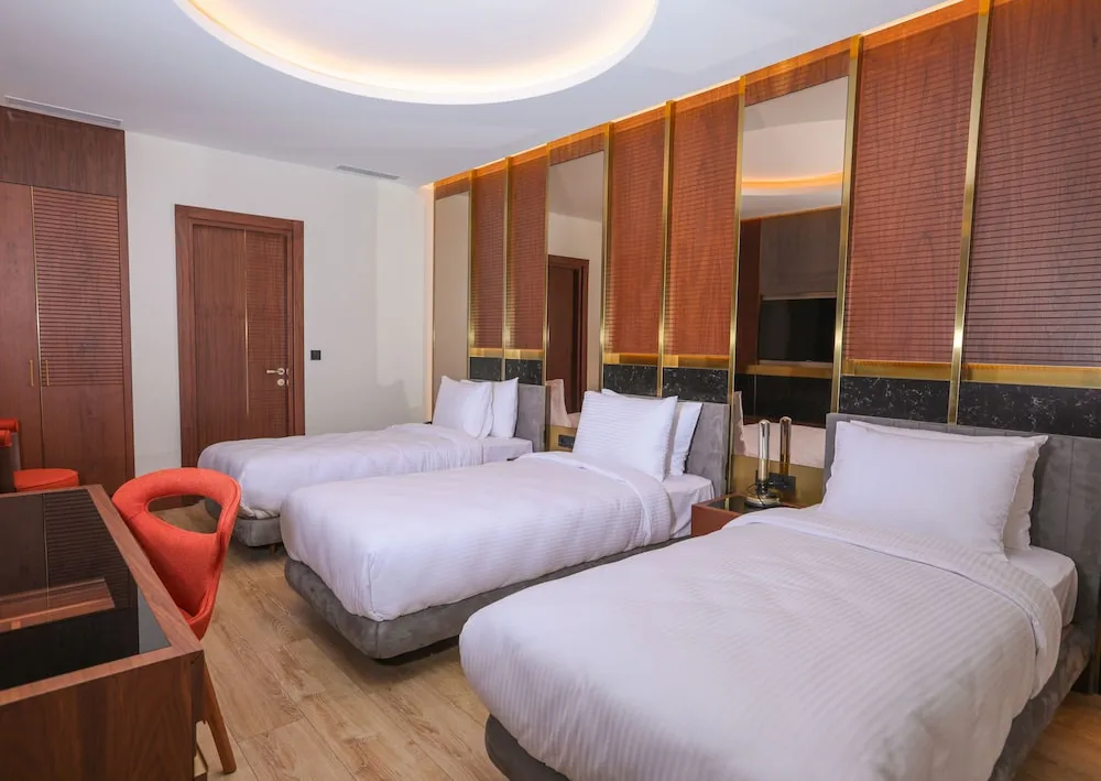 Premier Üç Kişilik Oda