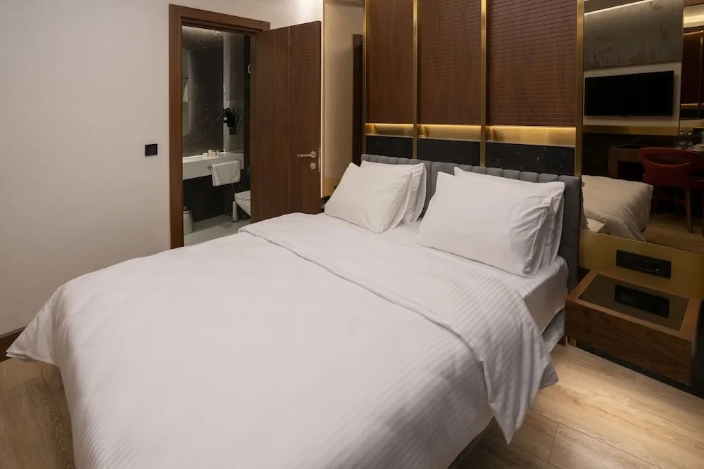 Premier Tek Büyük Yataklı Oda