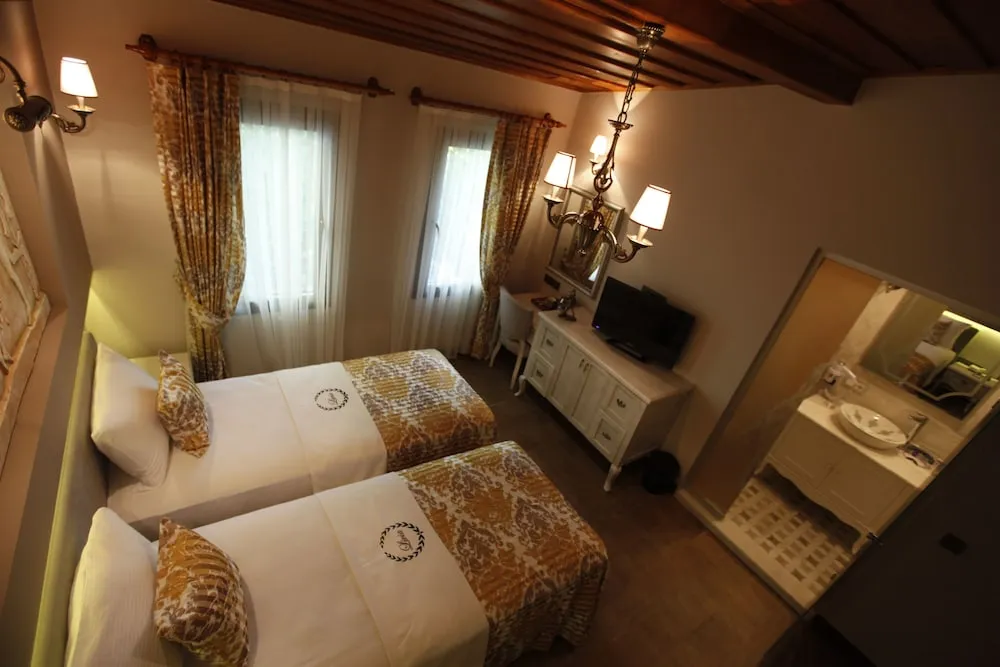 Deluxe Tek Büyük veya İki Ayrı Yataklı Oda, Banyolu/Duşlu