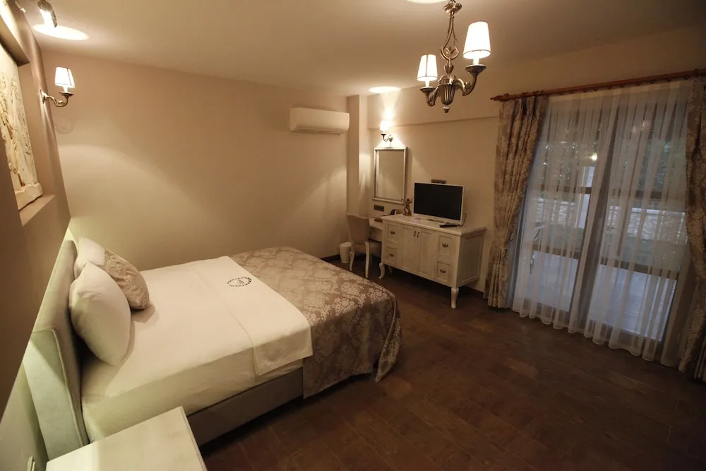 Family Dört Kişilik Oda, Veranda, Bahçe Manzaralı