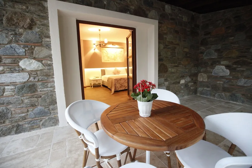 Family Dört Kişilik Oda, Veranda, Bahçe Manzaralı