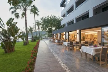 Floria Beach Hotel