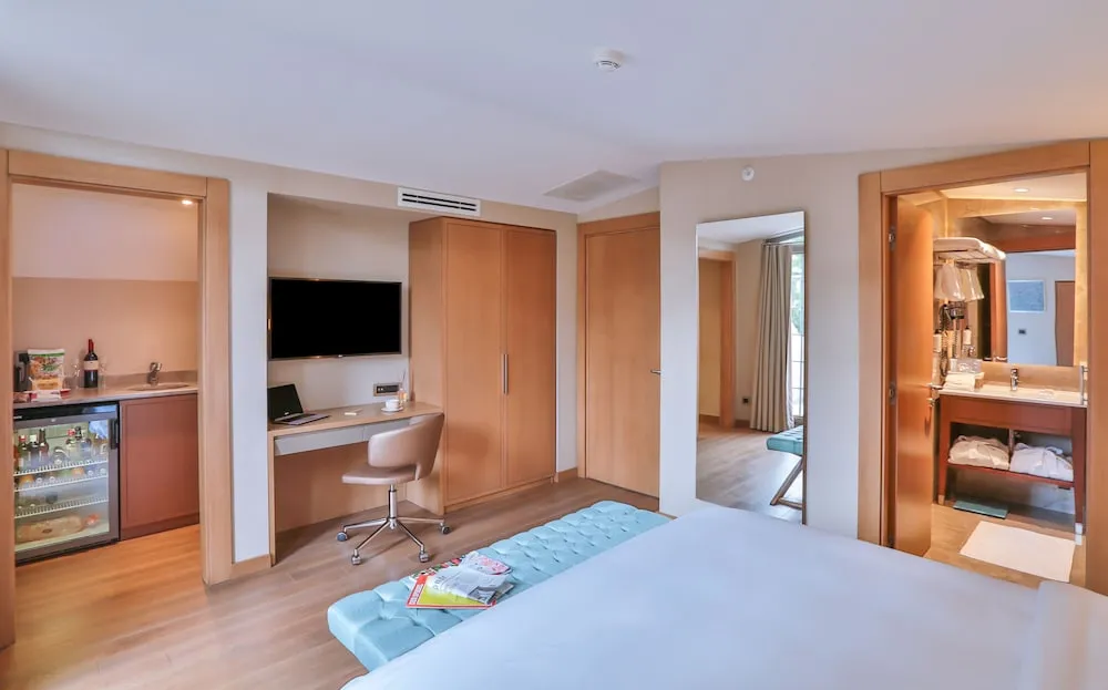 Çatı Katı Süiti (Penthouse), Balkon
