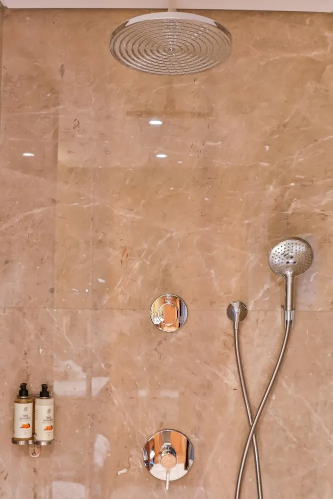 Çatı Katı Süiti (Penthouse), Balkon