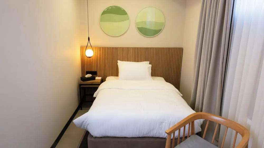 STANDARD SINGLE ROOM GROUND FLOOR