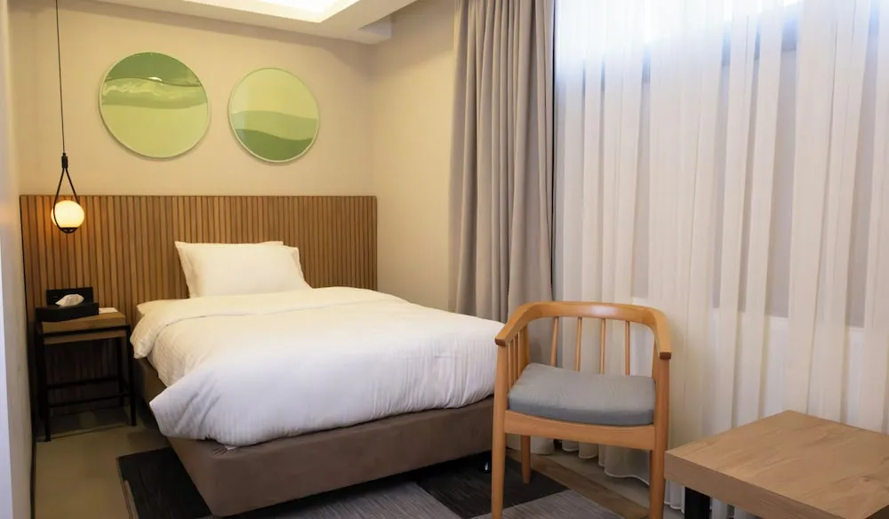 STANDARD SINGLE ROOM GROUND FLOOR