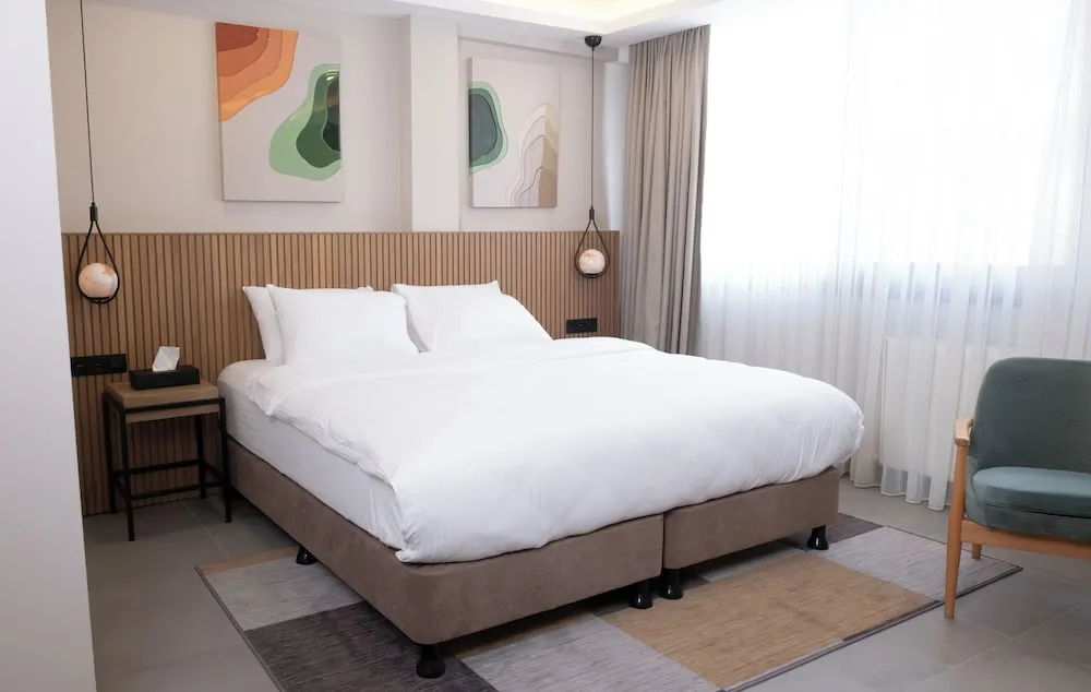 DOUBLE ROOM CITY VIEW