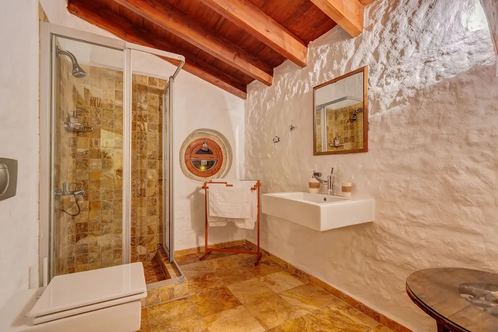 Honeymoon Çatı Katı Süiti (Penthouse), Küvet