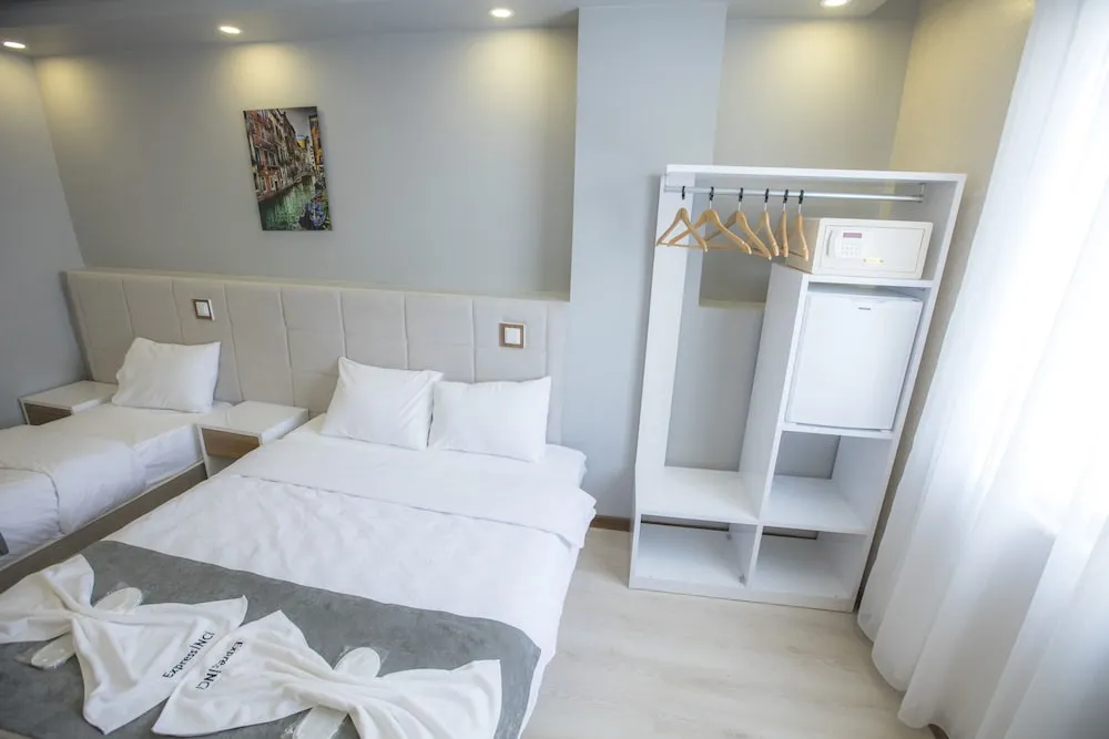 Deluxe Üç Kişilik Oda