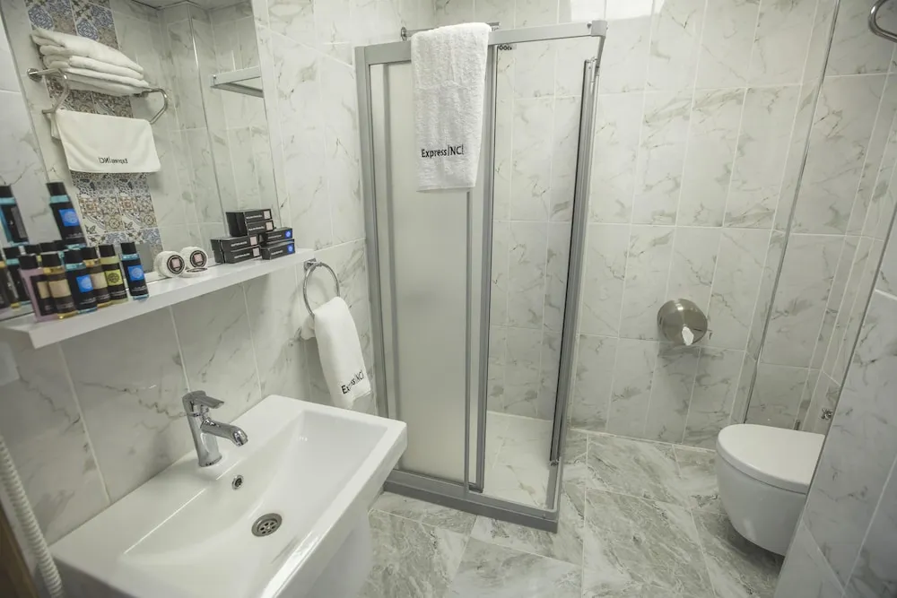 Deluxe Üç Kişilik Oda