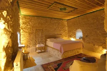 Euphoria Cave House