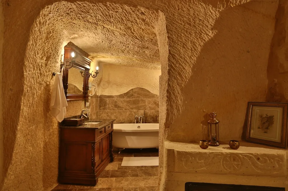 Presidential Cave Suite
