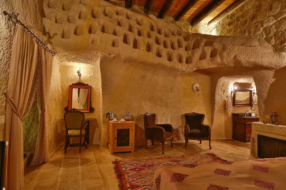 Presidential Cave Suite
