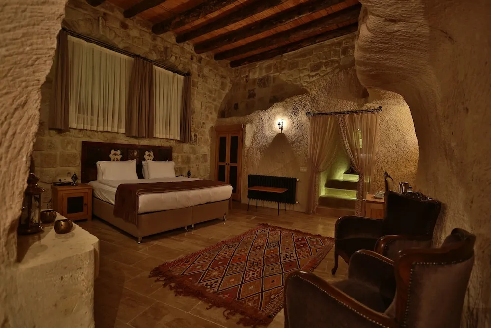 Presidential Cave Suite