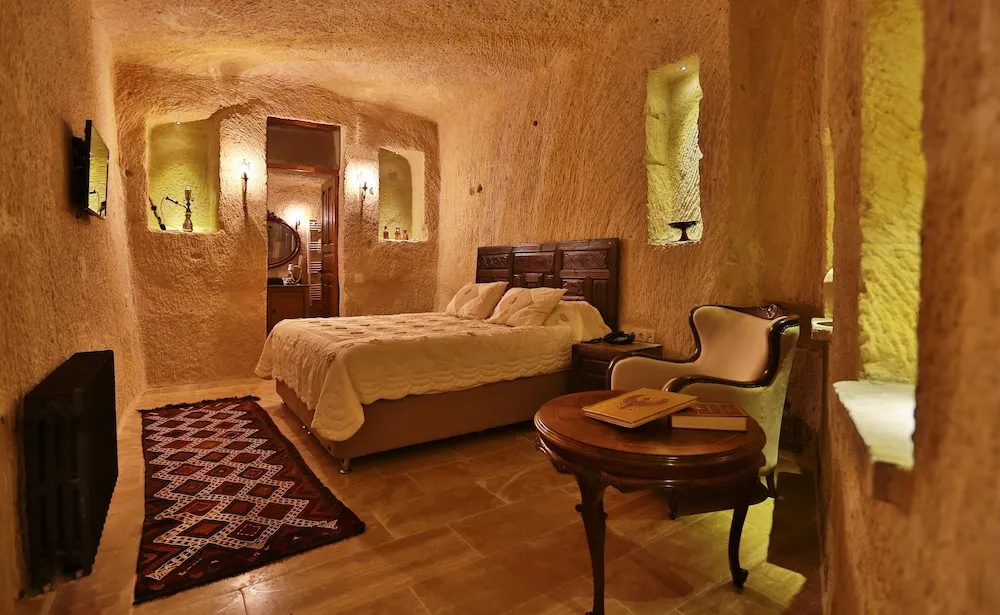 Cave Suite Room