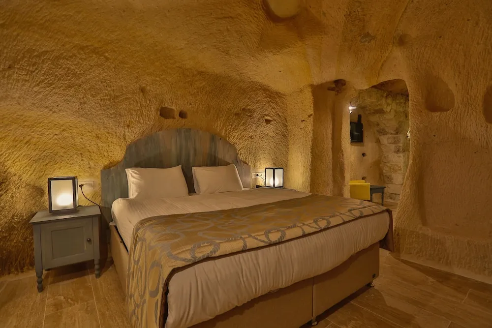 Cave Suite Room