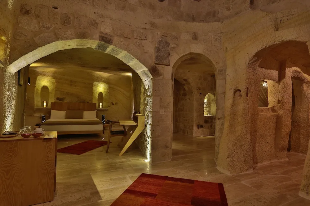 Exclusive Cave Suite