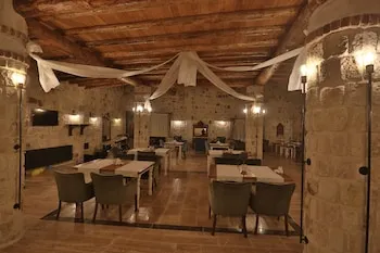 Acropolis Cave Suites