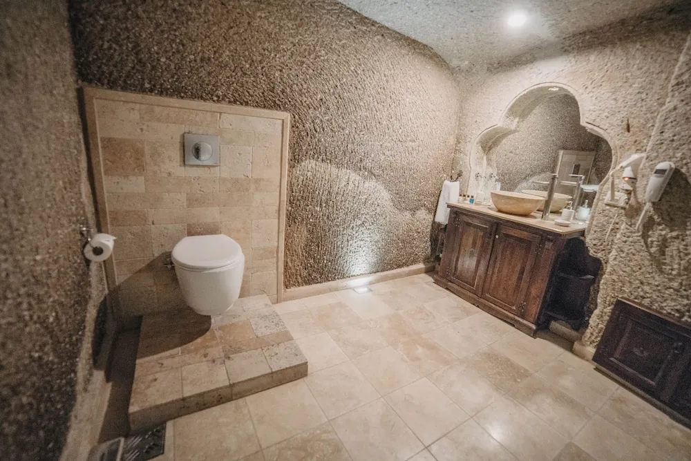 Deluxe Tek Büyük Yataklı Oda (Cave)