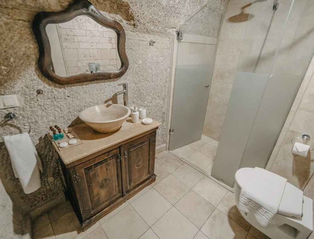 Deluxe Tek Büyük Yataklı Oda (Cave)