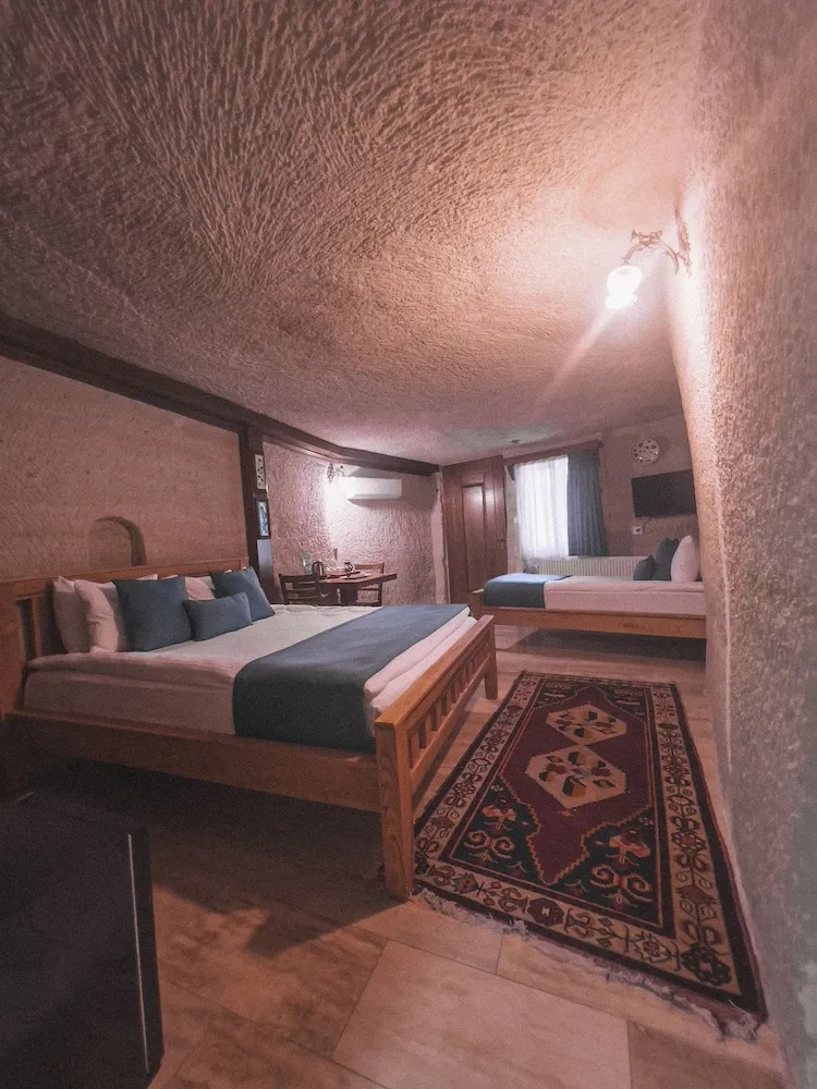 Üç Kişilik Oda, Manzarasız, Zemin Kat (Cave)