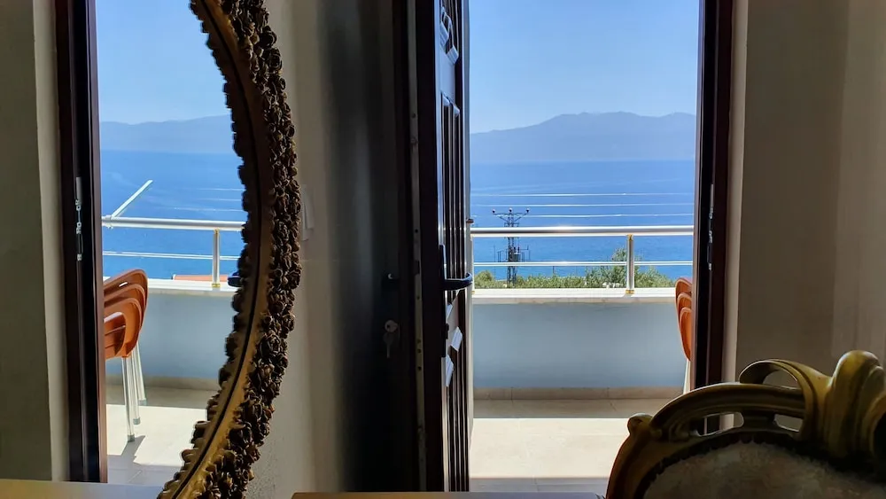 Deluxe Üç Kişilik Oda, Birden Çok Yatak, Sigara İçilmez, Deniz Manzaralı