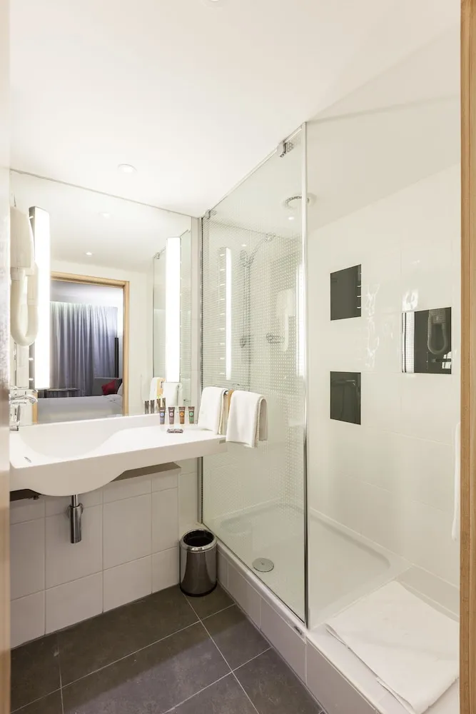 Superior Oda, 1 Büyük (Queen) Boy Yatak