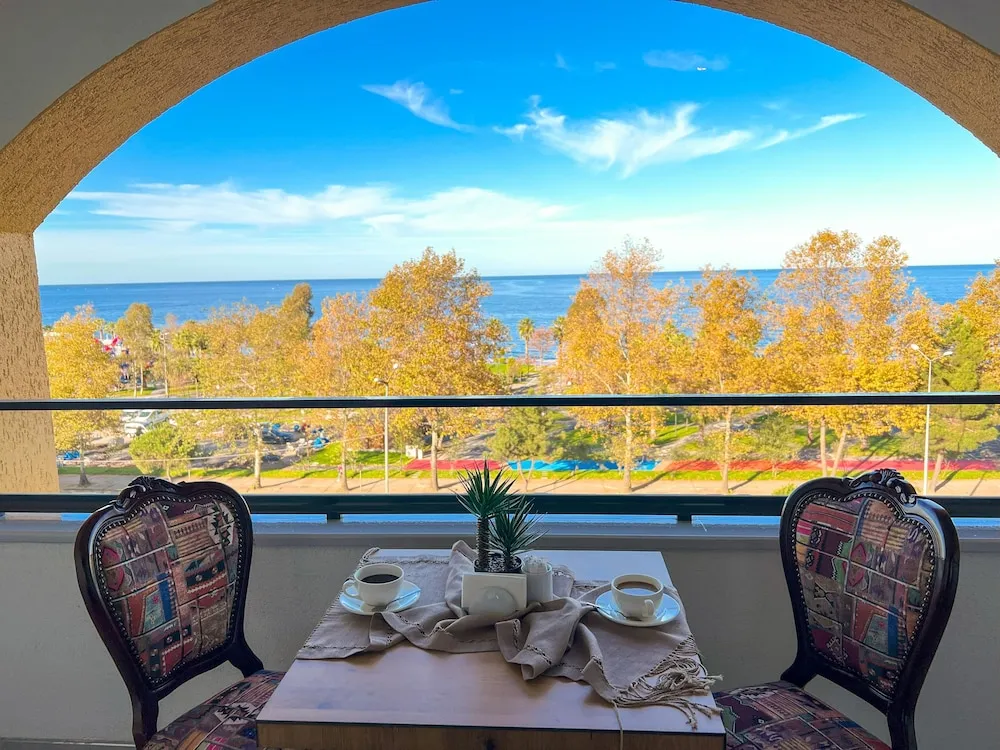 Deluxe Tek Büyük Yataklı Oda, 1 En Büyük (King) Boy Yatak, Deniz Manzaralı