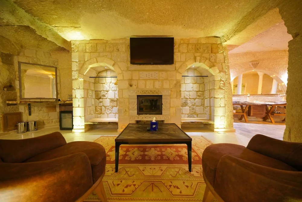 Sultan Cave Suite