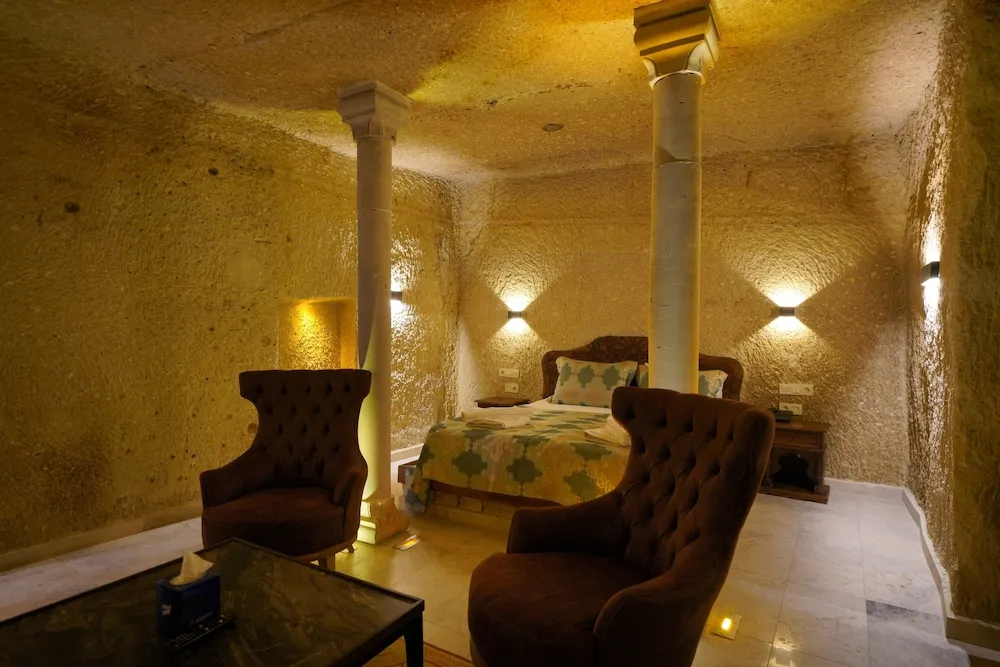 Sultan Cave Suite
