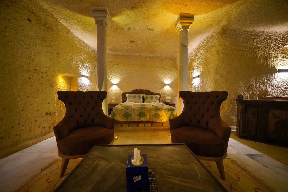 Sultan Cave Suite